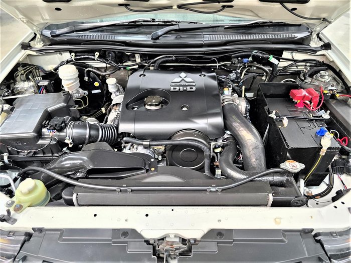 2012 Mitsubishi Triton GLX MN MY12 4X4 Dual Range White