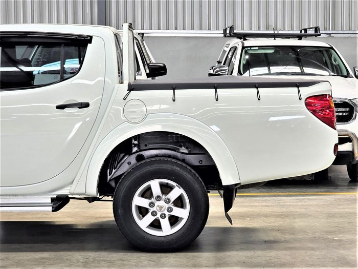 2012 Mitsubishi Triton GLX MN MY12 4X4 Dual Range White