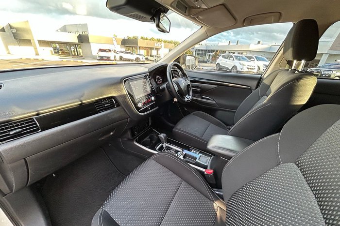 2019 Mitsubishi Outlander ES