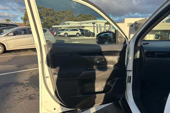 2019 Mitsubishi Outlander ES