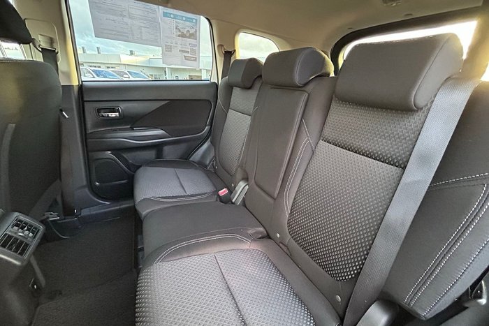 2019 Mitsubishi Outlander ES