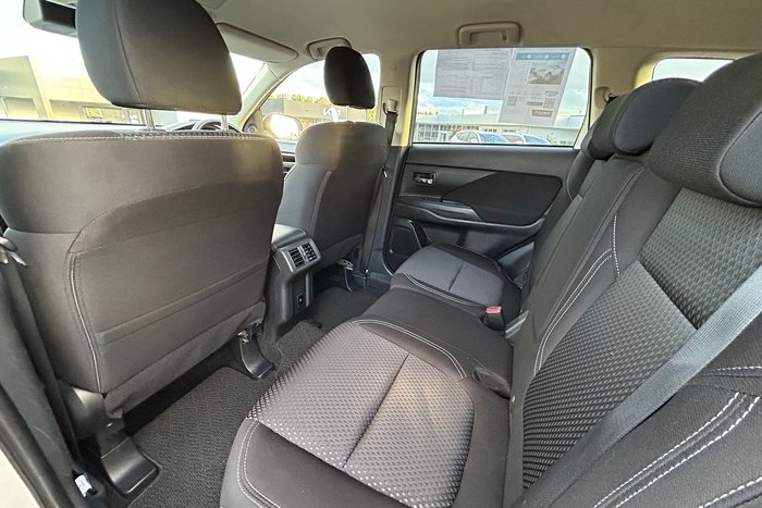 2019 Mitsubishi Outlander ES