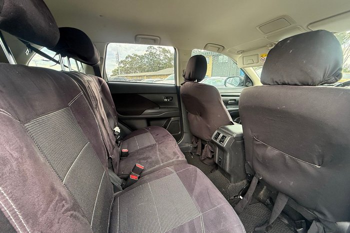 2019 Mitsubishi Outlander ES