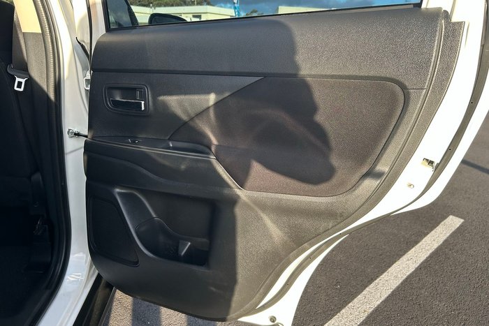 2019 Mitsubishi Outlander ES