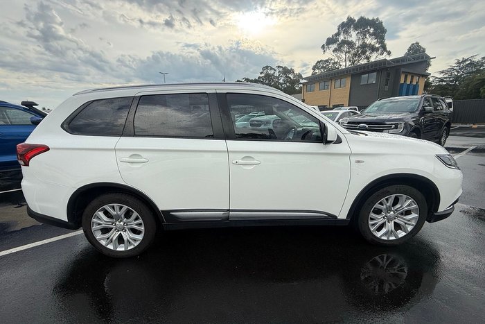 2019 Mitsubishi Outlander ES