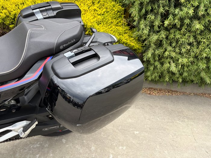 2022 BMW Motorrad F 900 XR TRIPLE BLACK Black