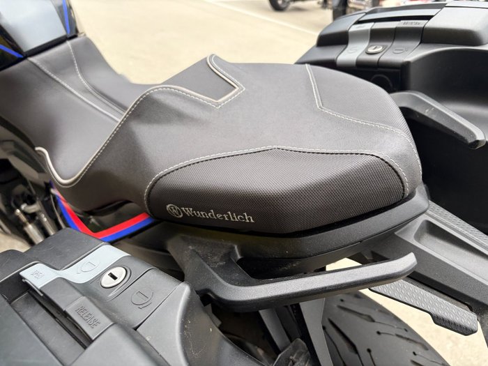 2022 BMW Motorrad F 900 XR TRIPLE BLACK Black