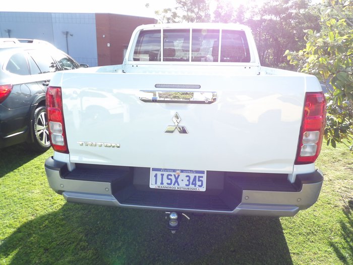 2025 Mitsubishi Triton GLX