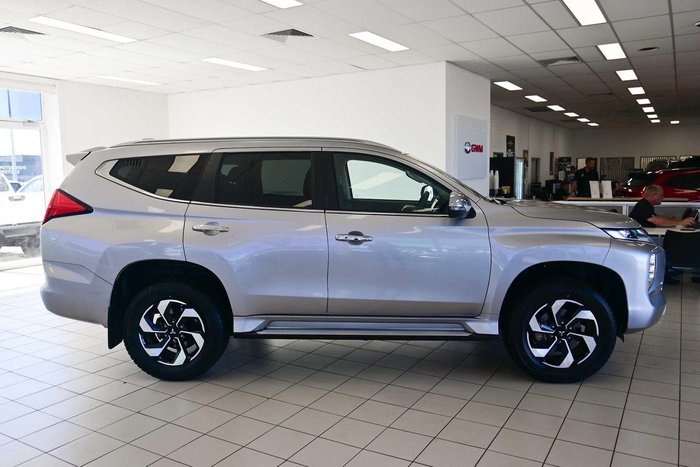 2025 Mitsubishi Pajero Sport GLS