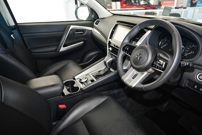 2025 Mitsubishi Pajero Sport GLS