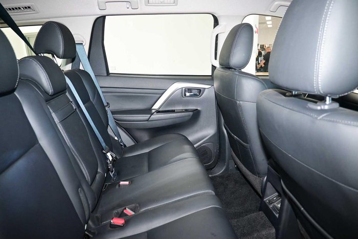 2025 Mitsubishi Pajero Sport GLS