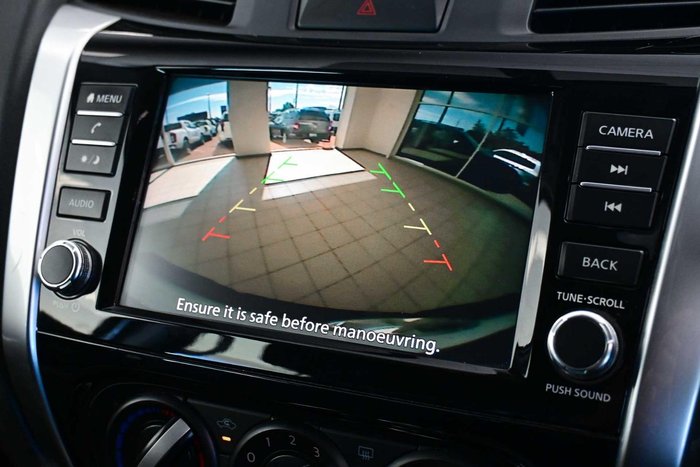 2021 Nissan Navara SL