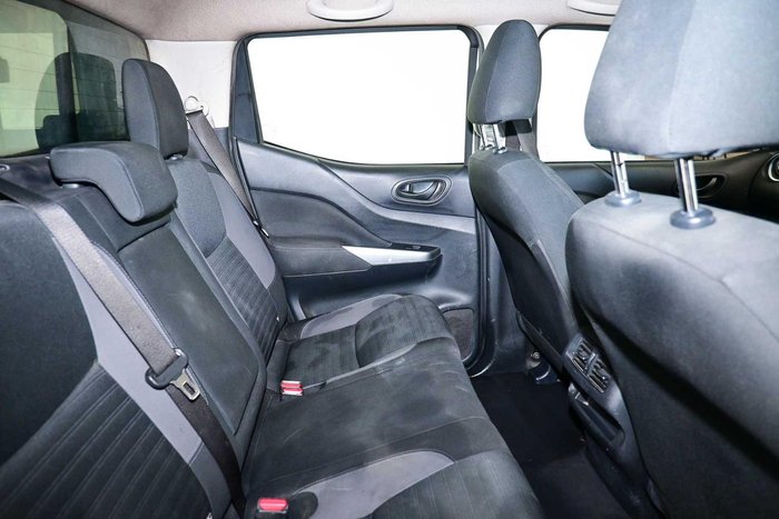 2021 Nissan Navara SL