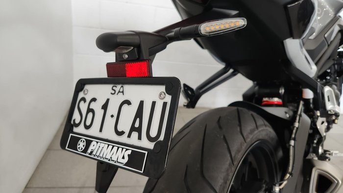 2023 Triumph Street Triple R 765 Street Triple Grey