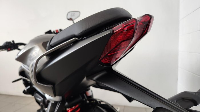2023 Triumph Street Triple R 765 Street Triple Grey
