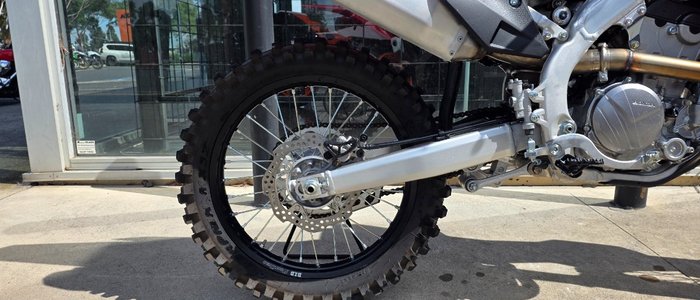 2025 Honda CRF250R RED