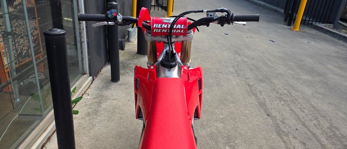 2025 Honda CRF250R RED