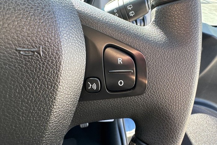 2018 Renault Trafic Formula Edition X82