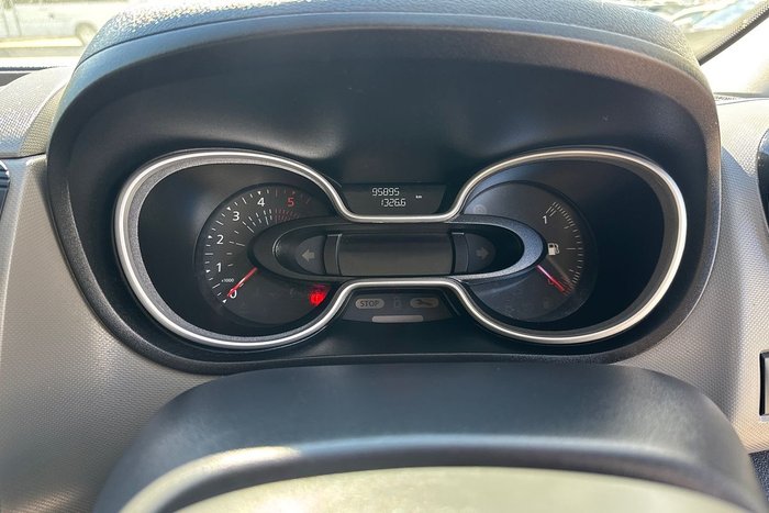 2018 Renault Trafic Formula Edition X82