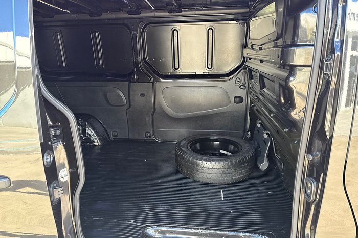 2018 Renault Trafic Formula Edition X82