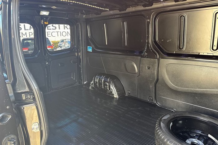 2018 Renault Trafic Formula Edition X82