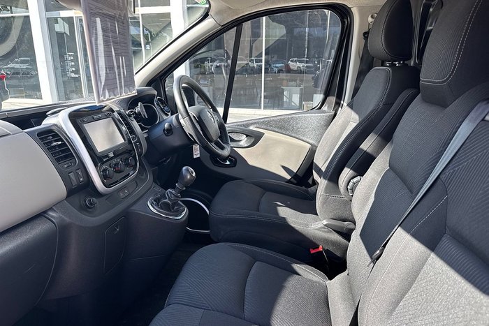 2018 Renault Trafic Formula Edition X82