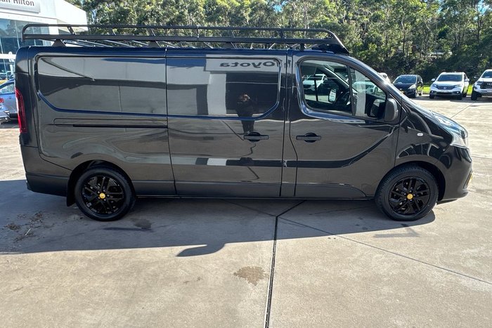 2018 Renault Trafic Formula Edition X82