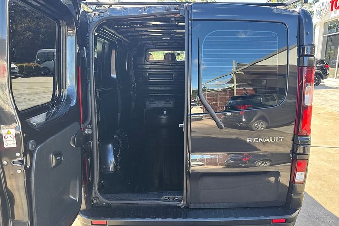 2018 Renault Trafic Formula Edition X82