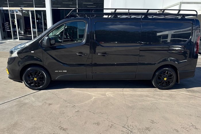 2018 Renault Trafic Formula Edition X82