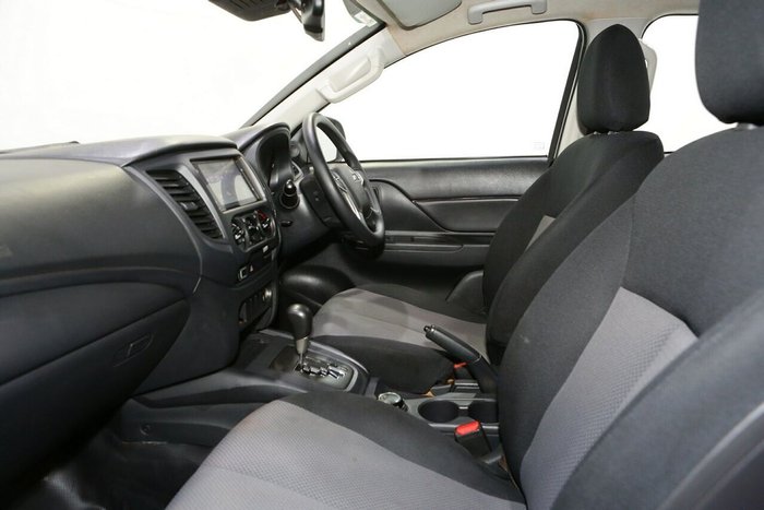 2022 Mitsubishi Triton GLX