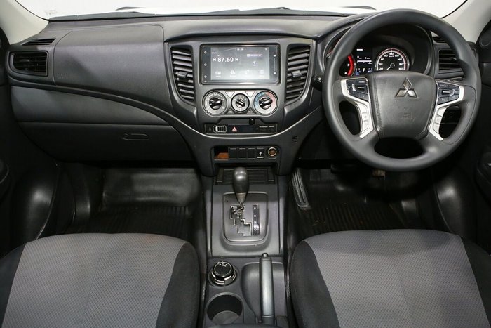 2022 Mitsubishi Triton GLX