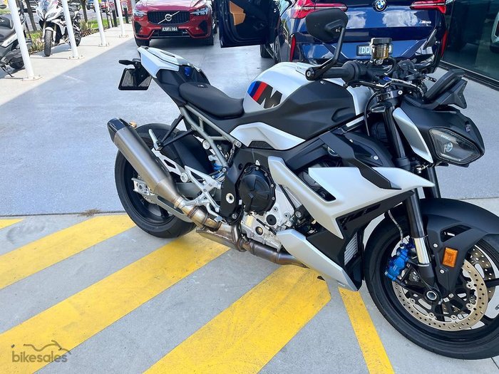 2025 BMW