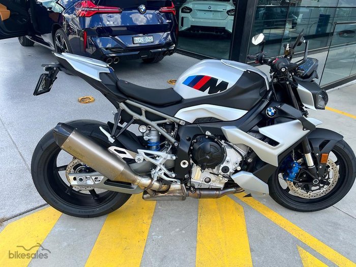 2025 BMW