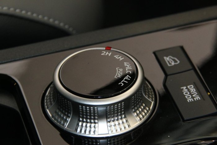 2026 Nissan Navara ST-X