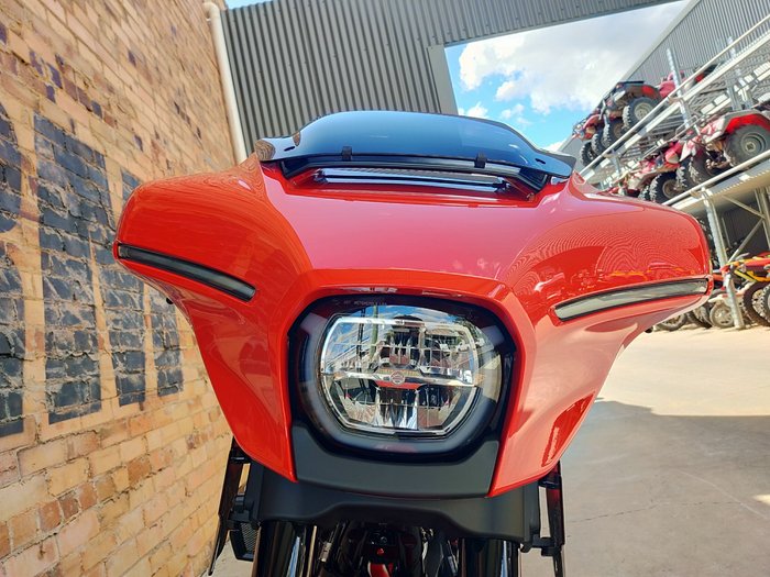 2026 HARLEY-DAVIDSON STREET GLIDE 117 (FLHX) ROAD BLOOD ORANGE