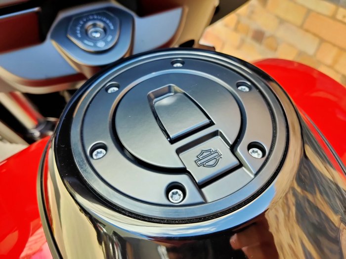 2026 HARLEY-DAVIDSON STREET GLIDE 117 (FLHX) ROAD BLOOD ORANGE