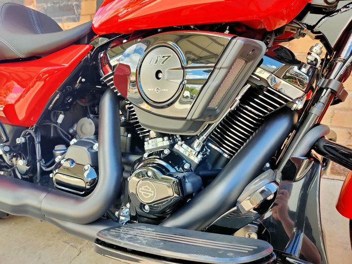 2026 HARLEY-DAVIDSON STREET GLIDE 117 (FLHX) ROAD BLOOD ORANGE