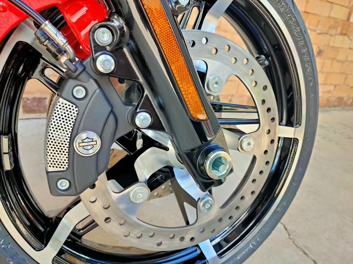 2026 HARLEY-DAVIDSON STREET GLIDE 117 (FLHX) ROAD BLOOD ORANGE