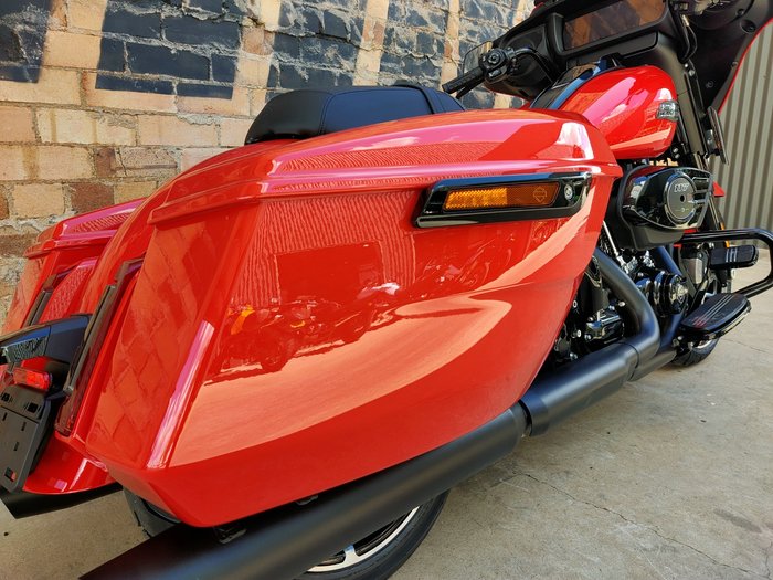 2026 HARLEY-DAVIDSON STREET GLIDE 117 (FLHX) ROAD BLOOD ORANGE