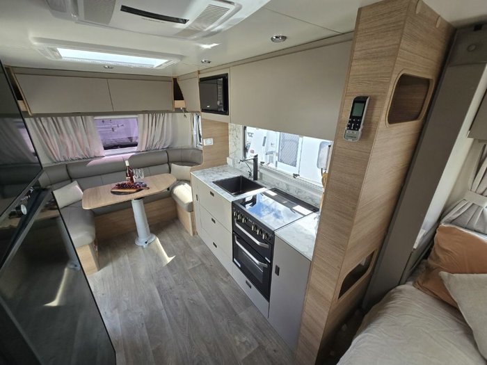 2024 JAYCO SILVERLINE 21.65-3.OB.SL-MY24