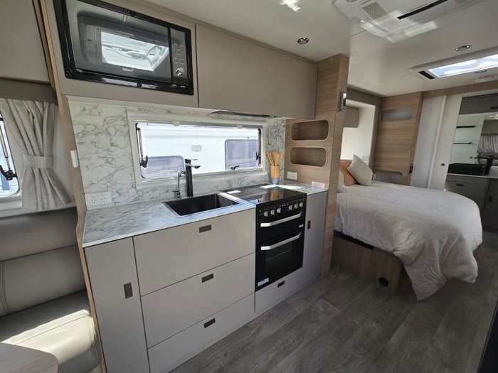2024 JAYCO SILVERLINE 21.65-3.OB.SL-MY24