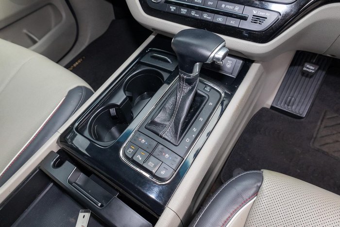 2016 Kia Carnival Platinum