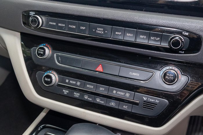 2016 Kia Carnival Platinum