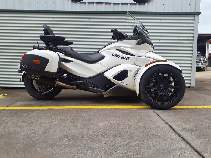 2013 Can-Am Spyder ST Limited SE5 Spyder ST White