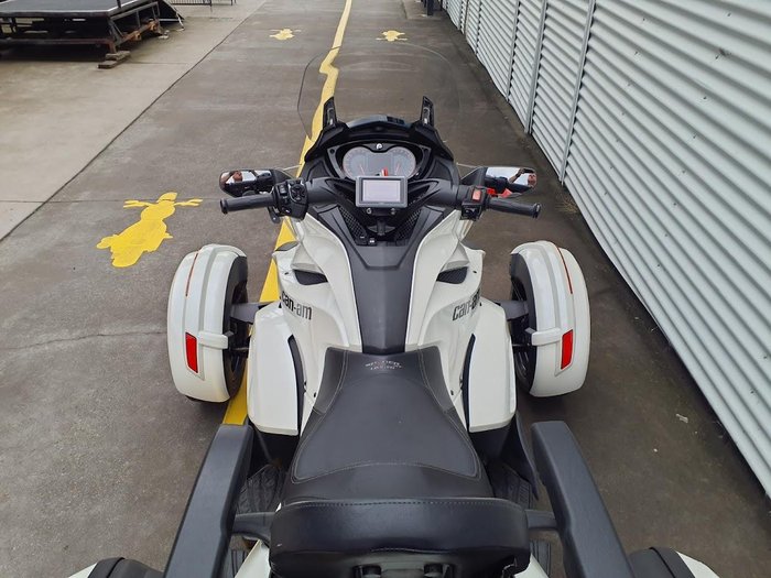 2013 Can-Am Spyder ST Limited SE5 Spyder ST White