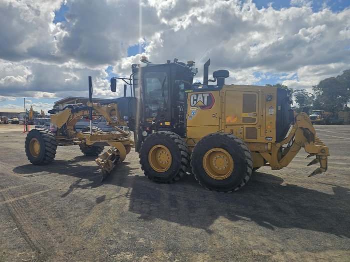 2023 CAT 150 Awd - Mastless Gps