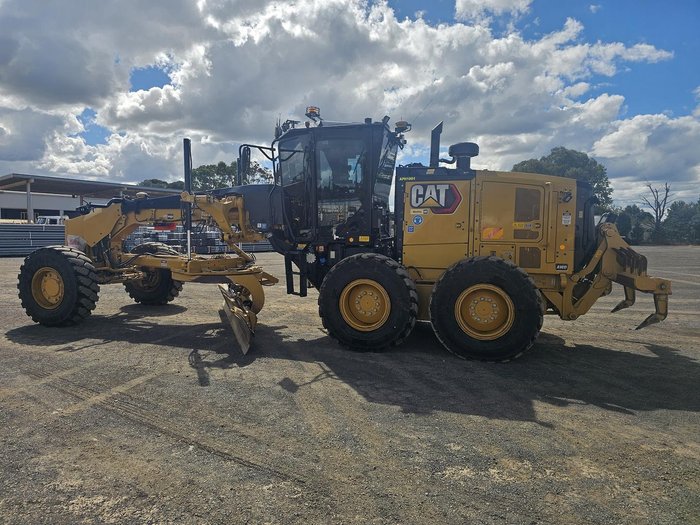2023 CAT 150 Awd - Mastless Gps