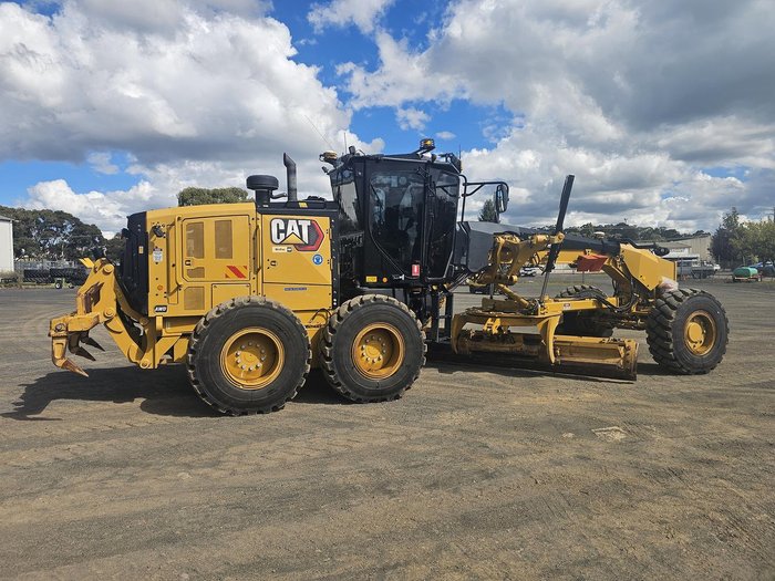 2023 CAT 150 Awd - Mastless Gps