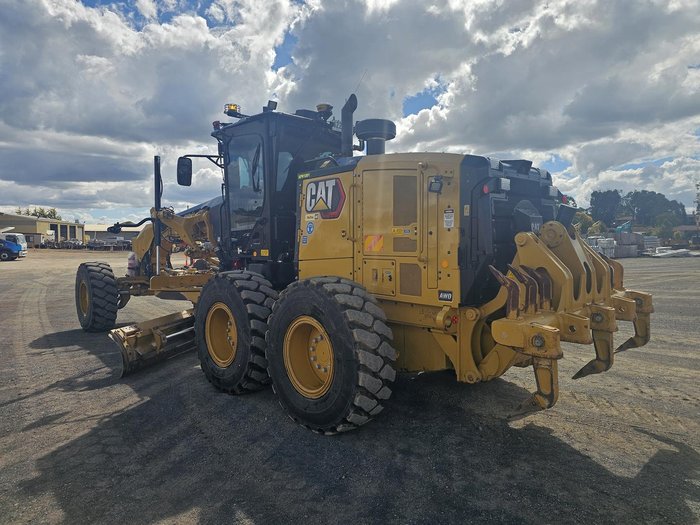 2023 CAT 150 Awd - Mastless Gps