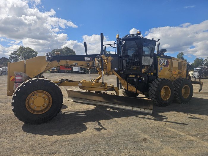 2023 CAT 150 Awd - Mastless Gps